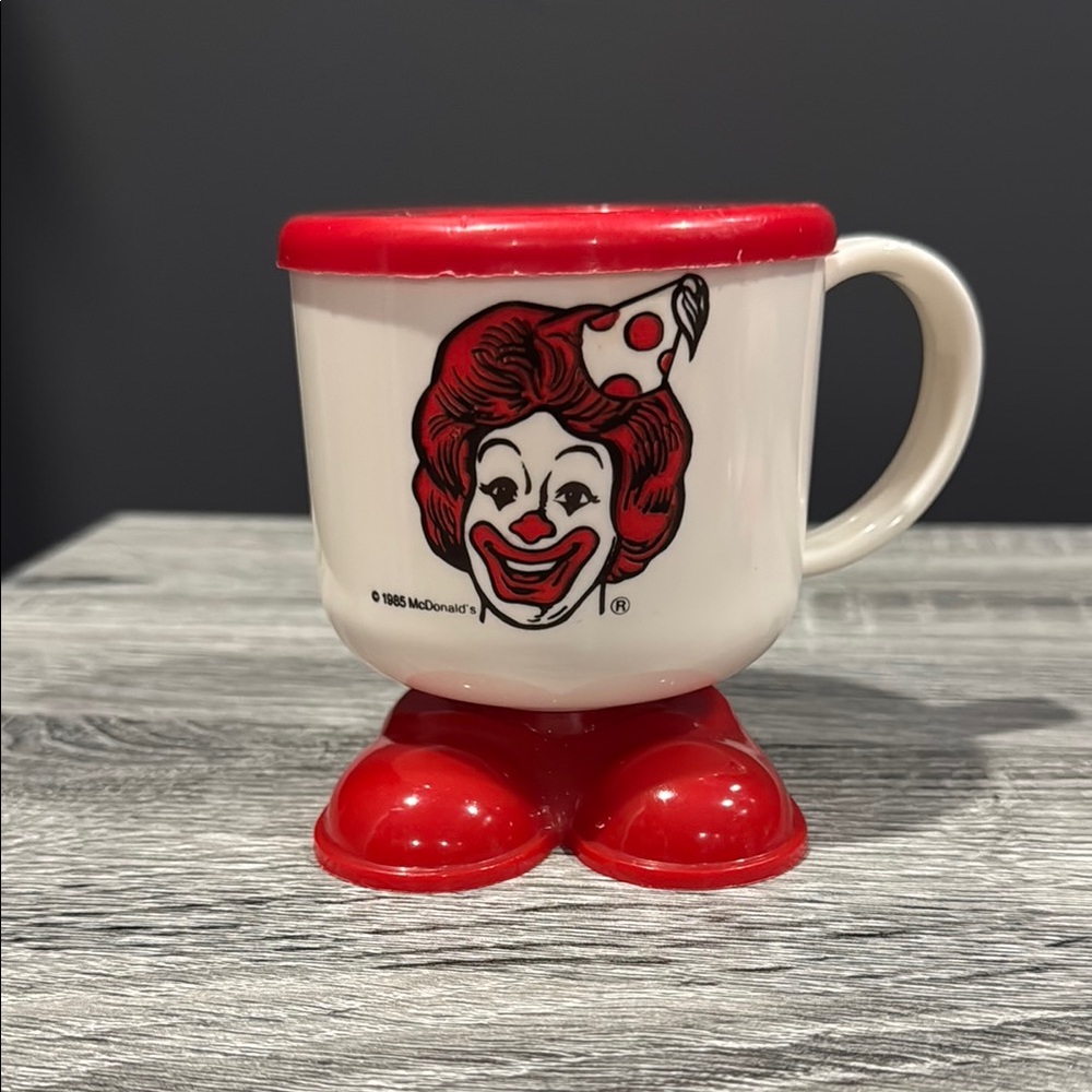 McDonald’s | Ronald McDonald in Party Hat (1985) - Vintage Plastic Mug with Lid